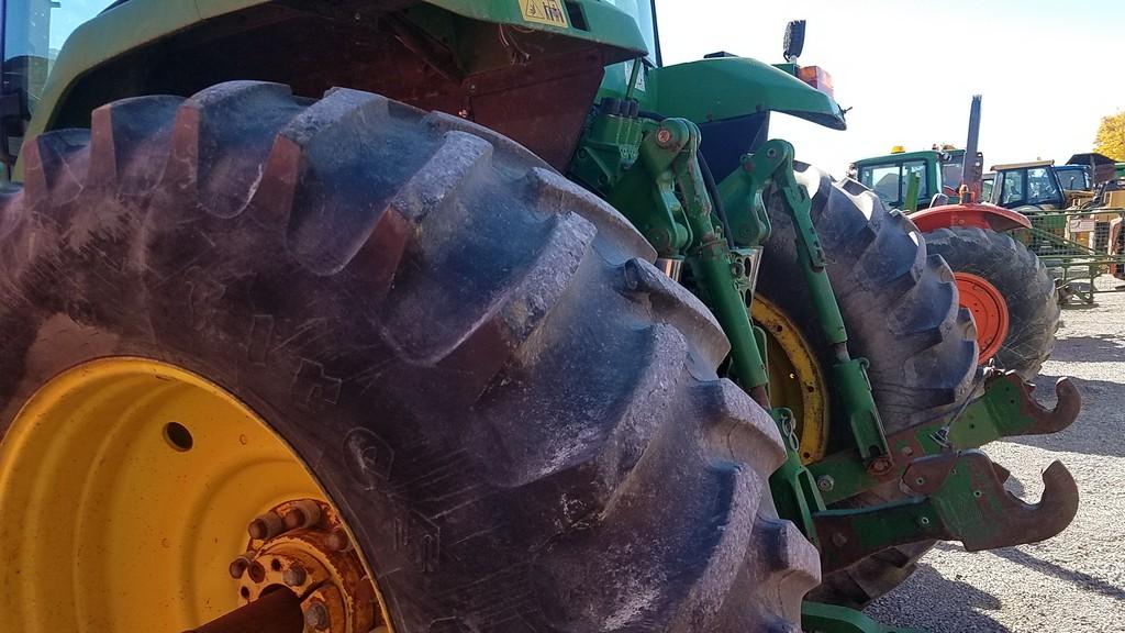 John Deere 7700 Cab Tractor