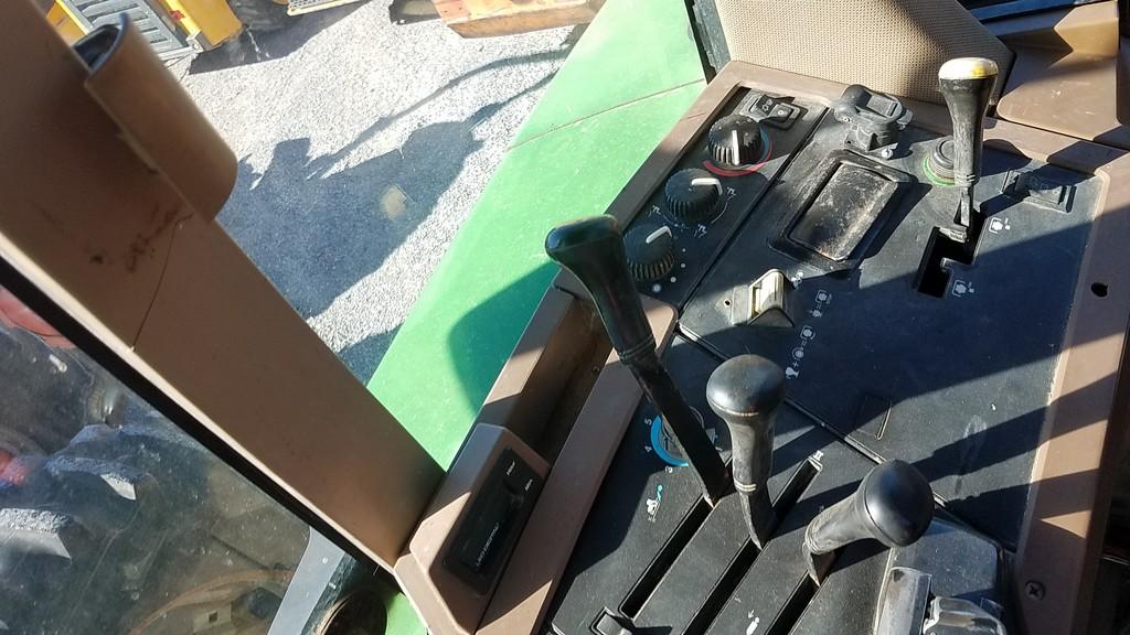 John Deere 7700 Cab Tractor