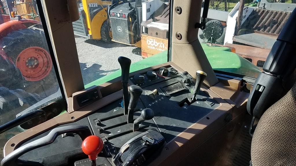 John Deere 7700 Cab Tractor