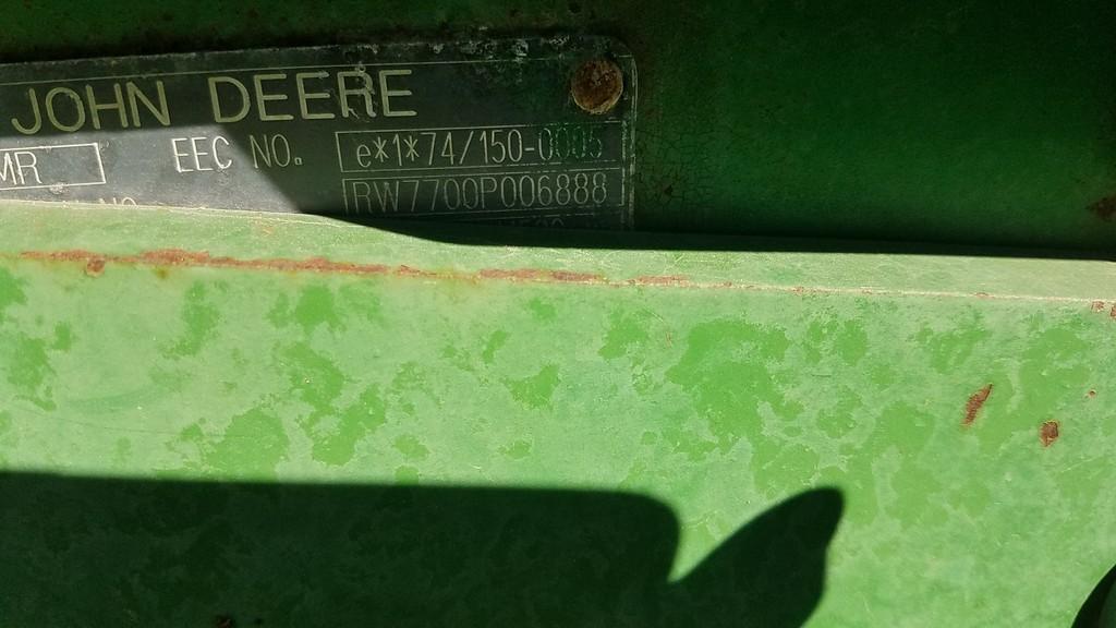 John Deere 7700 Cab Tractor