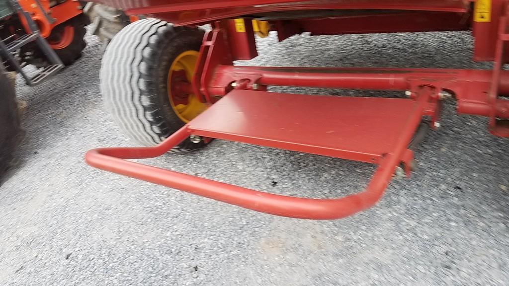 2015 New Holland 450 Round Baler 'Monitor In The Office'