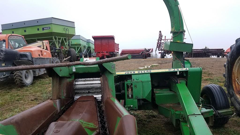 John Deere  Corn Head