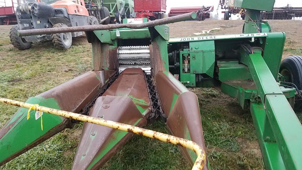 John Deere  Corn Head