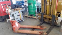 BT Lifters  Pallet Jack