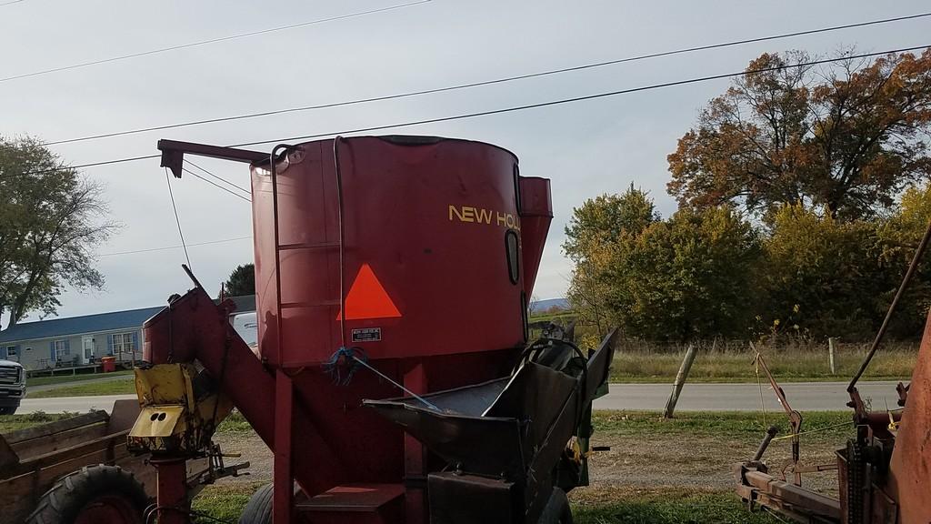 New Holland 355 Grinder Mixer