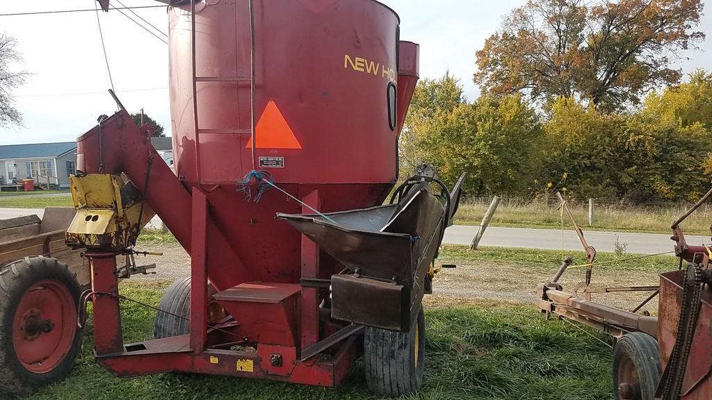 New Holland 355 Grinder Mixer