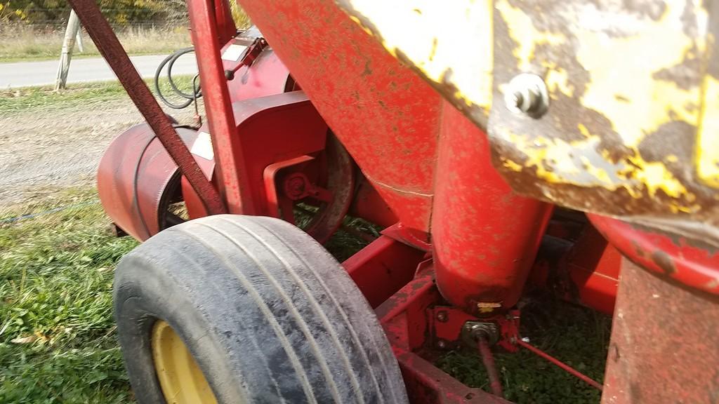 New Holland 355 Grinder Mixer