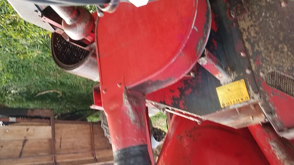 New Holland 355 Grinder Mixer