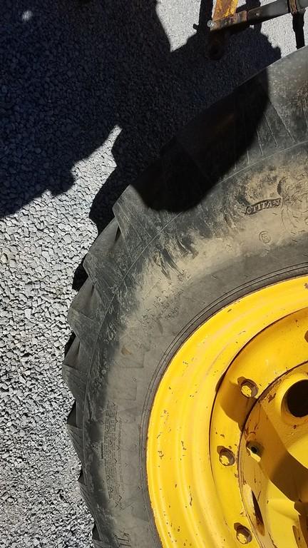 John Deere 7700 Cab Tractor