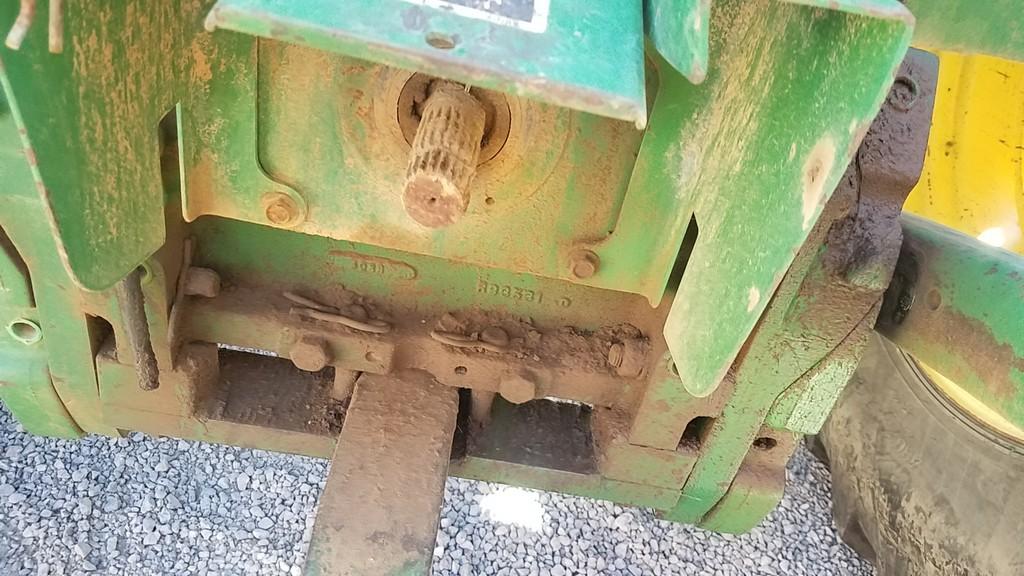 John Deere 7700 Cab Tractor