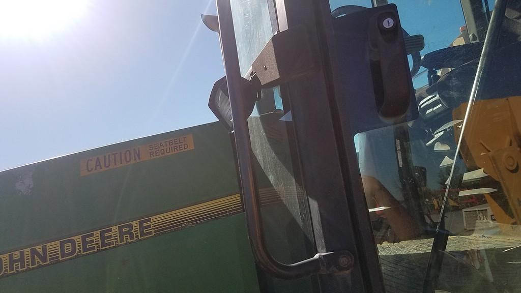 John Deere 7700 Cab Tractor