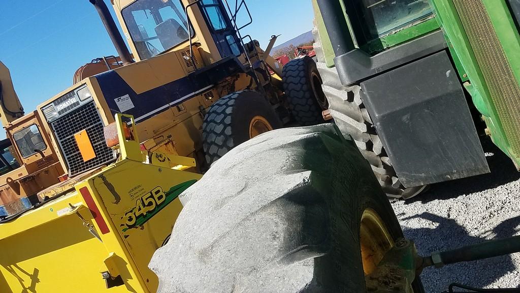 John Deere 7700 Cab Tractor