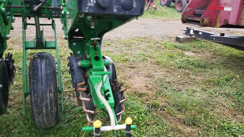 John Deere 7200 Corn Planter