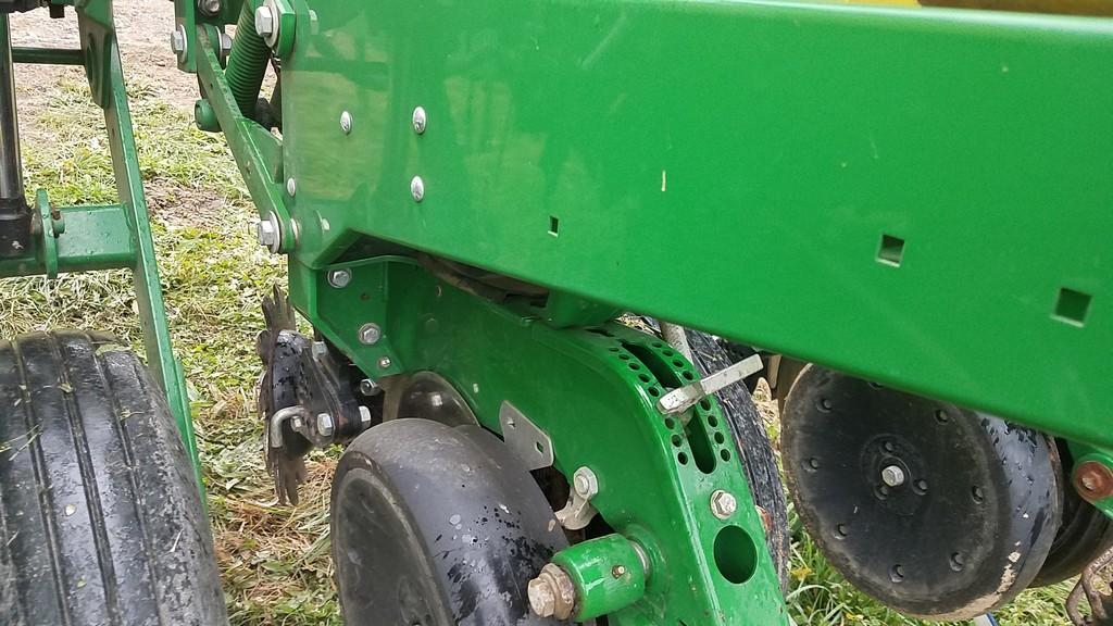 John Deere 7200 Corn Planter