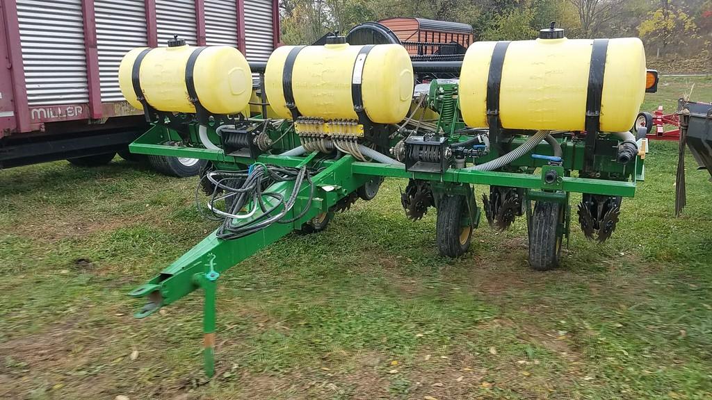 John Deere 7200 Corn Planter