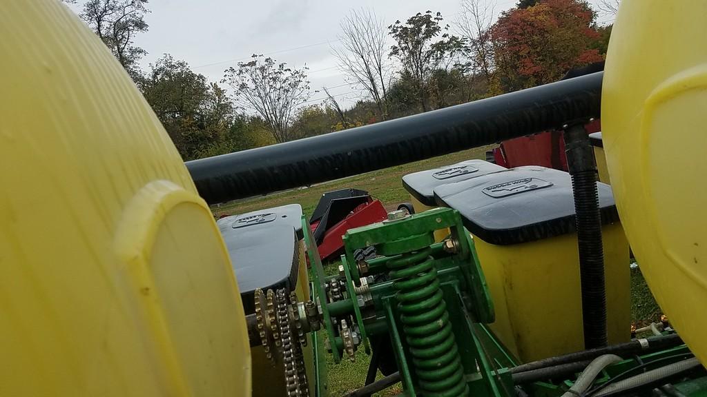 John Deere 7200 Corn Planter