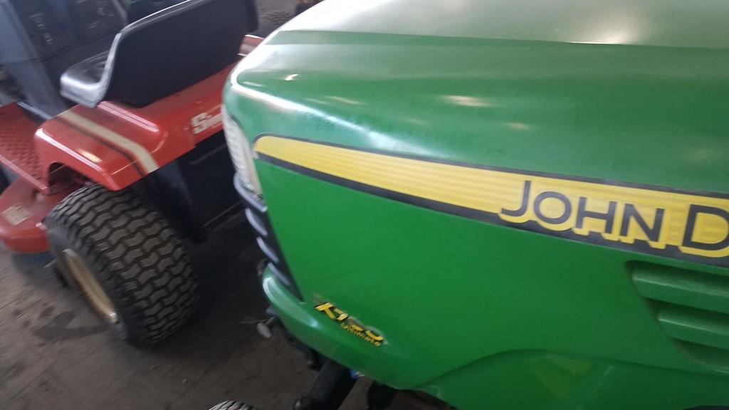 2012 John Deere X700 Riding Tractor