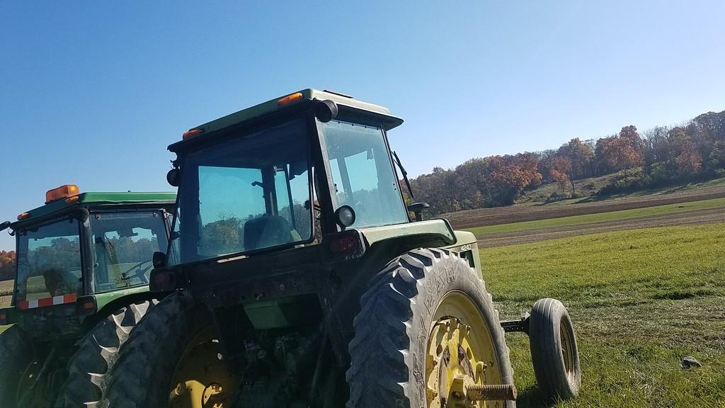 John Deere 4240 Cab Tractor