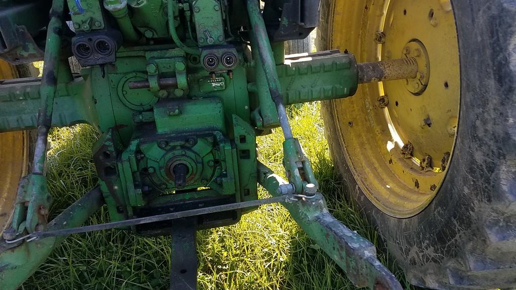 John Deere 4240 Cab Tractor