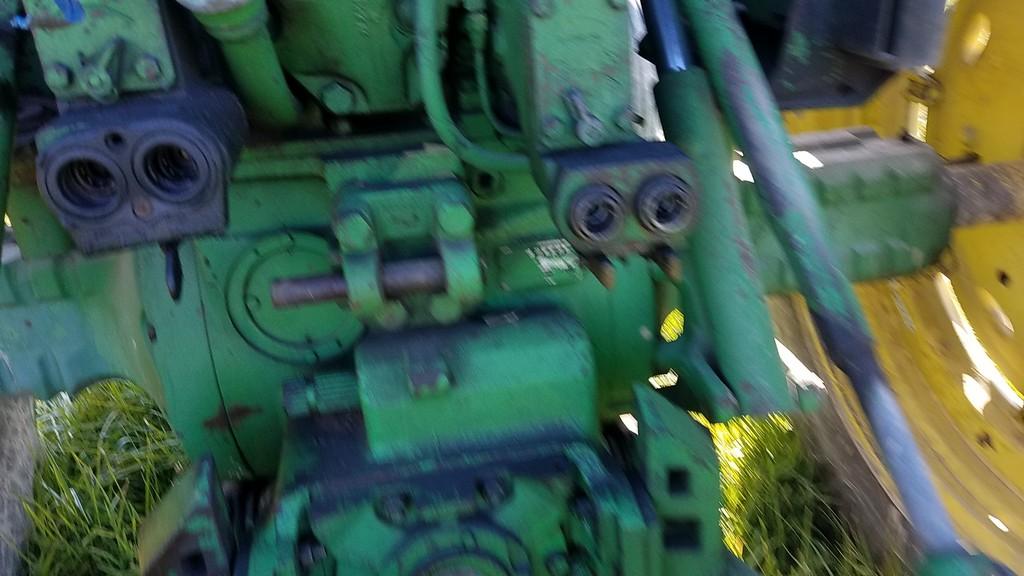 John Deere 4240 Cab Tractor