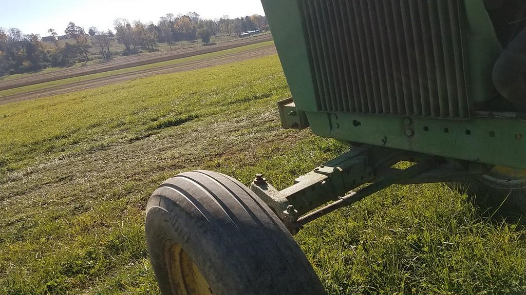 John Deere 4240 Cab Tractor