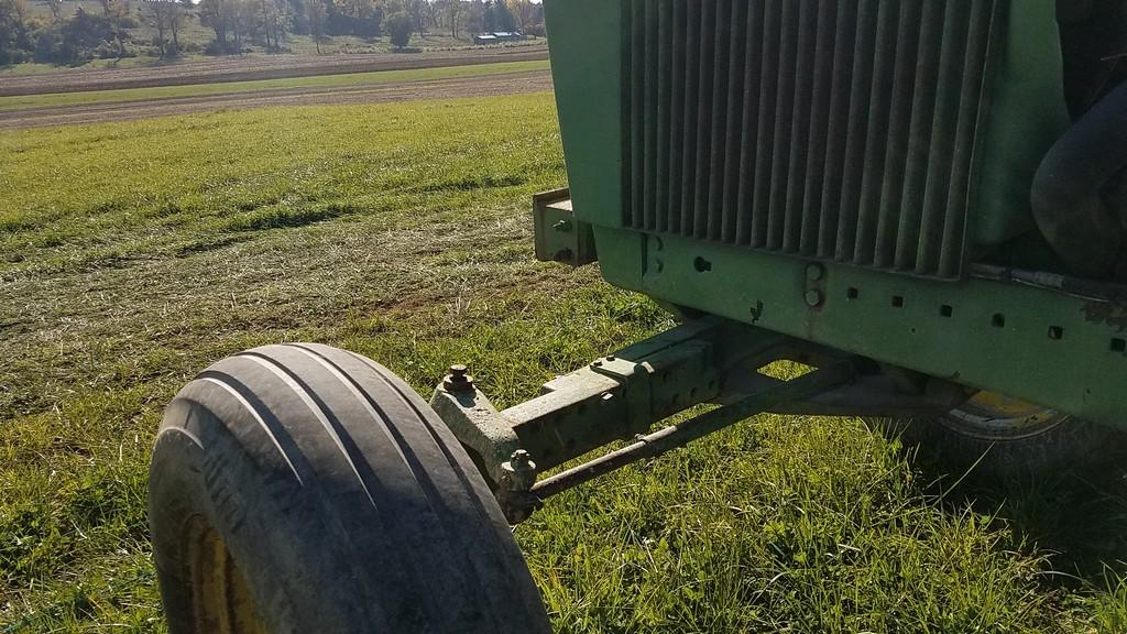 John Deere 4240 Cab Tractor