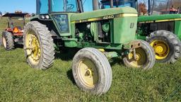 John Deere 4240 Cab Tractor