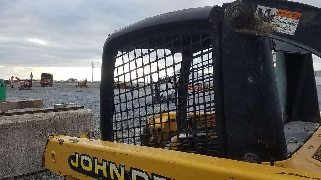 John Deere 240 Skid Steer 'Runs & Operates'
