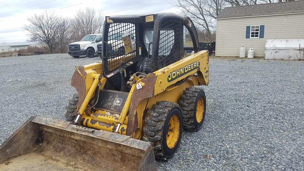John Deere 240 Skid Steer 'Runs & Operates'