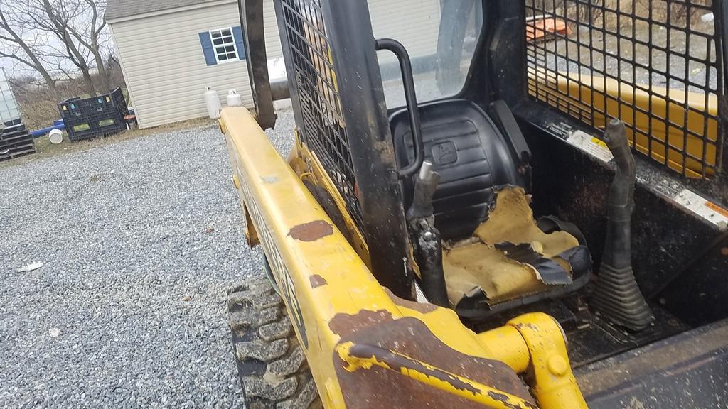 John Deere 240 Skid Steer 'Runs & Operates'