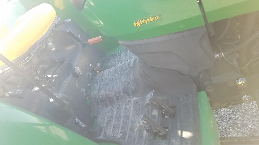 John Deere 4520 Compact Tractor 'Ride & Drive'