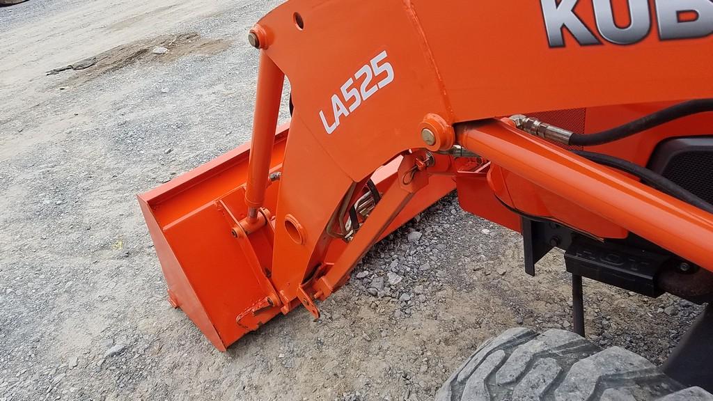 Kubota L3301 Compact Loader Tractor 'Ride & Drive'