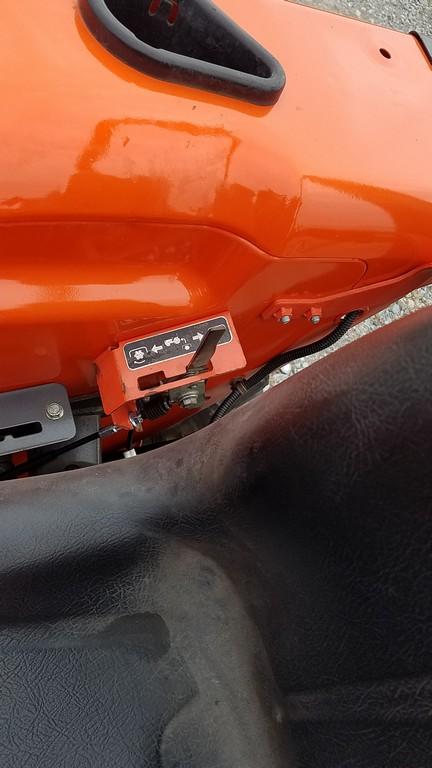 Kubota L3301 Compact Loader Tractor 'Ride & Drive'