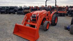 Kubota L3301 Compact Loader Tractor 'Ride & Drive'