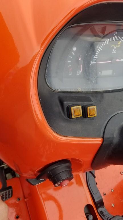 Kubota L3301 Compact Loader Tractor 'Ride & Drive'