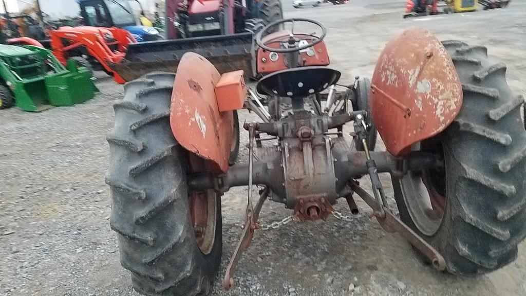 Massey Ferguson 35 Tractor 'Runs & Operates'