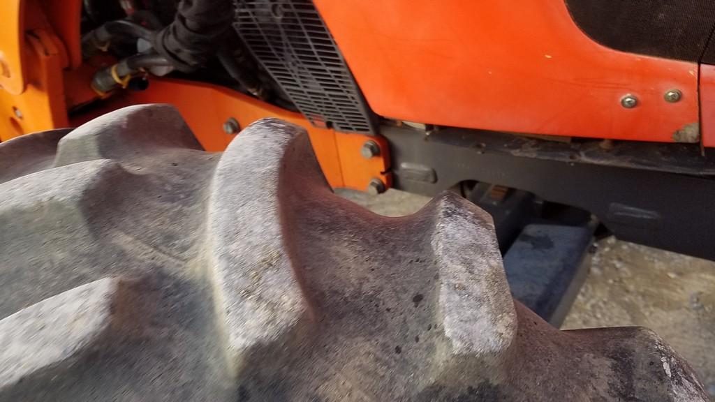 Kubota M9960 Cab Loader Tractor 'Ride & Drive'