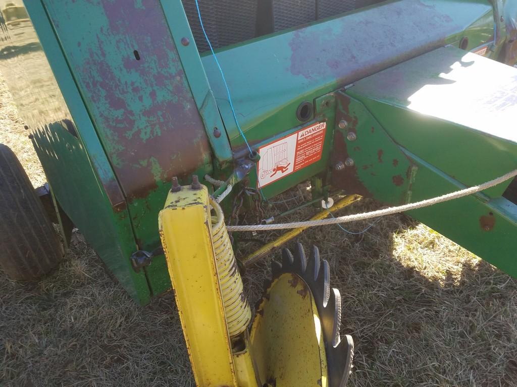 John Deere 435 Round Baler 'Monitor & manual in the Office '