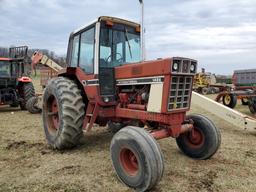 International 1486 Cab Tractor