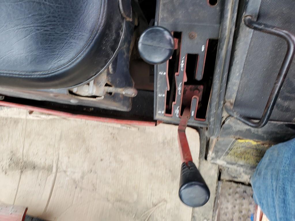 International 1486 Cab Tractor