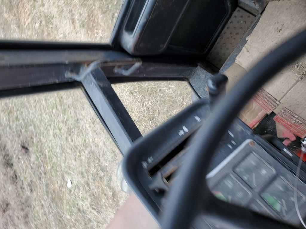 International 1486 Cab Tractor