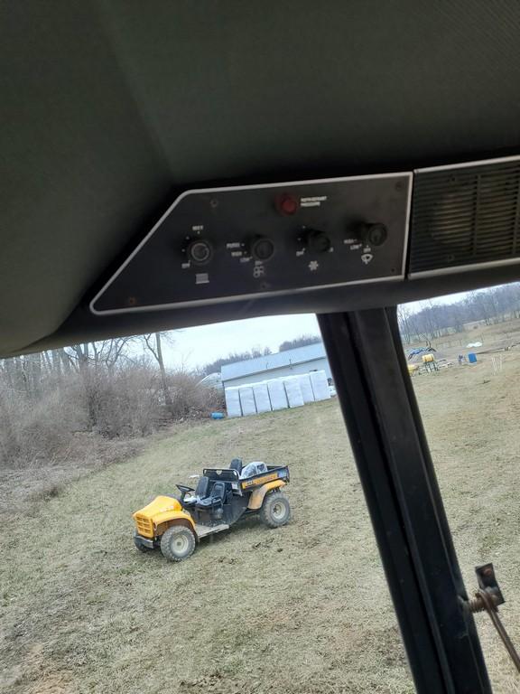 International 1486 Cab Tractor