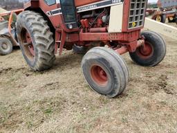 International 1486 Cab Tractor