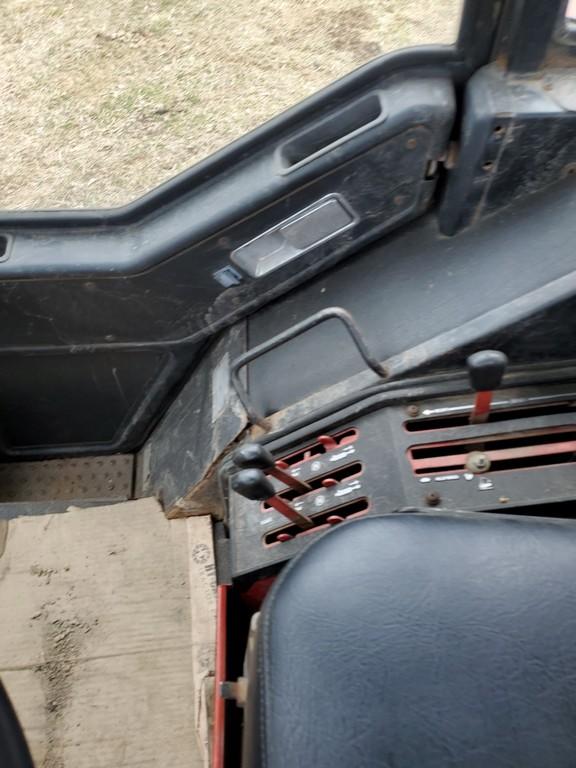 International 1486 Cab Tractor