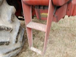 International 1486 Cab Tractor