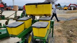 John Deere 7100 Planter