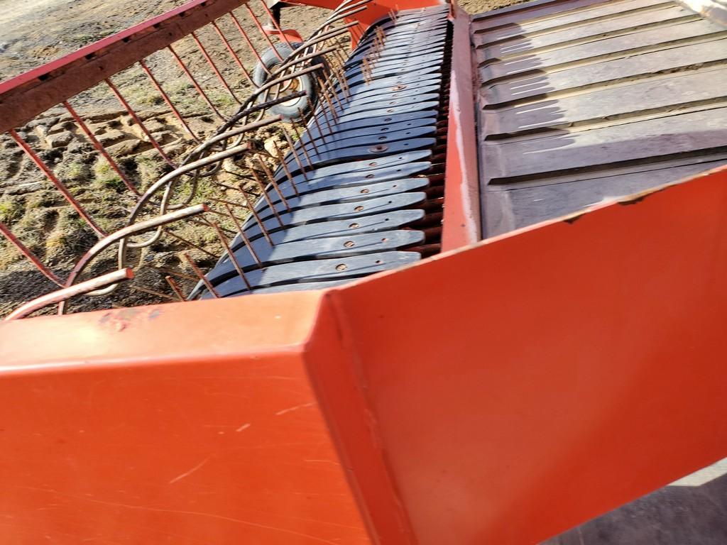 Kuhn Merge Maxx 300 Merger 'Controls in the Office'