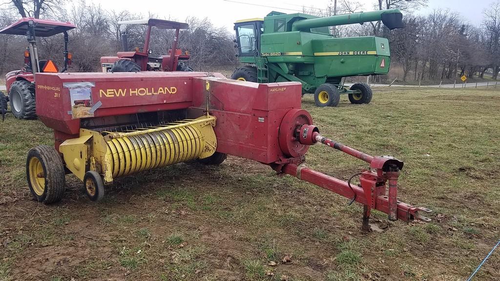 New Holland 311 Small Square Baler