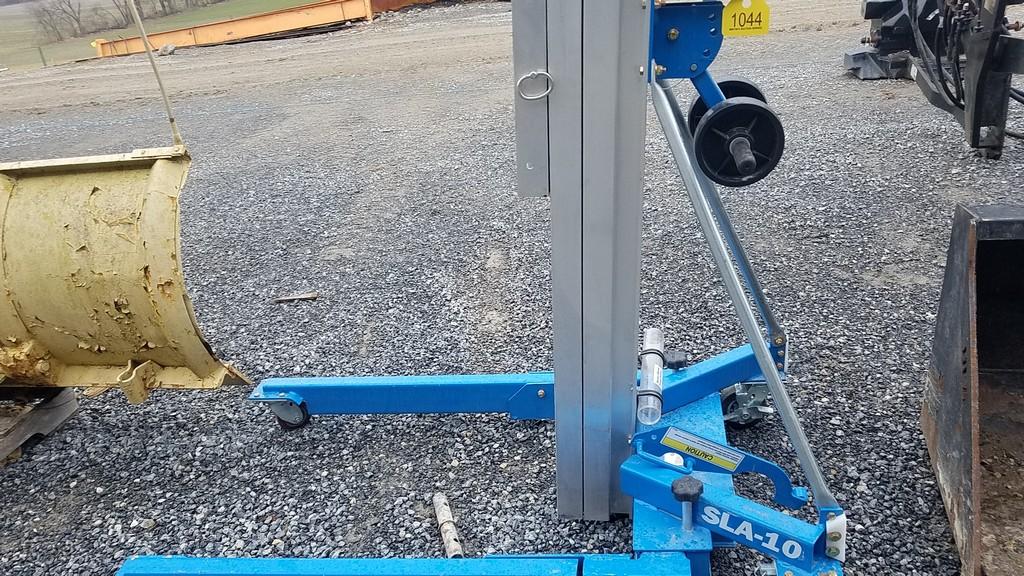 2022 Genie SLA10 Lift