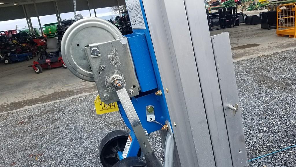 2022 Genie SLA10 Lift